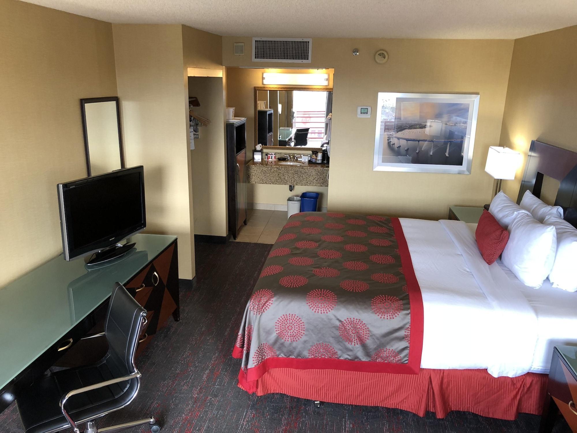 Ramada By Wyndham San Diego National 3*