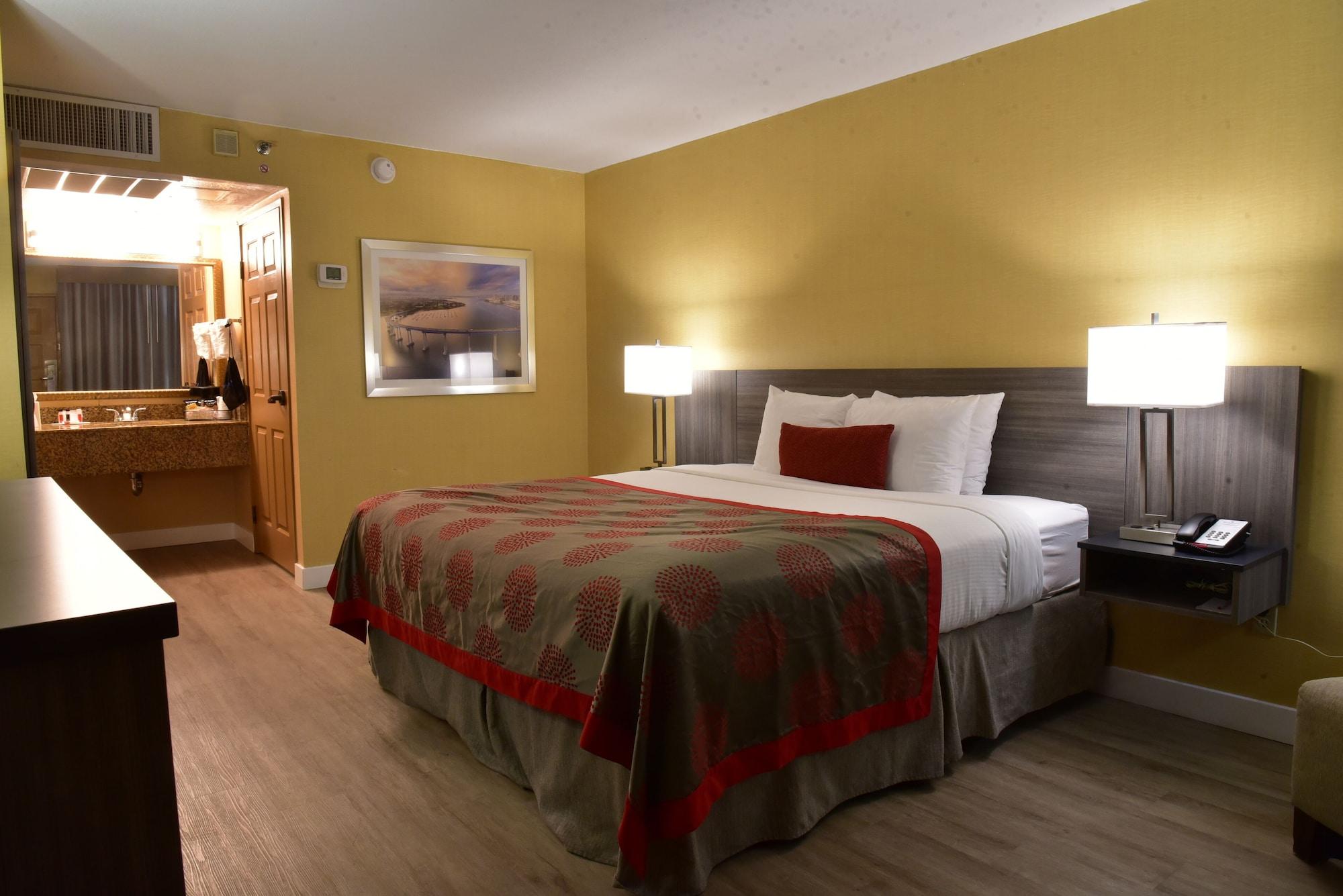 Ramada By Wyndham San Diego National 3*