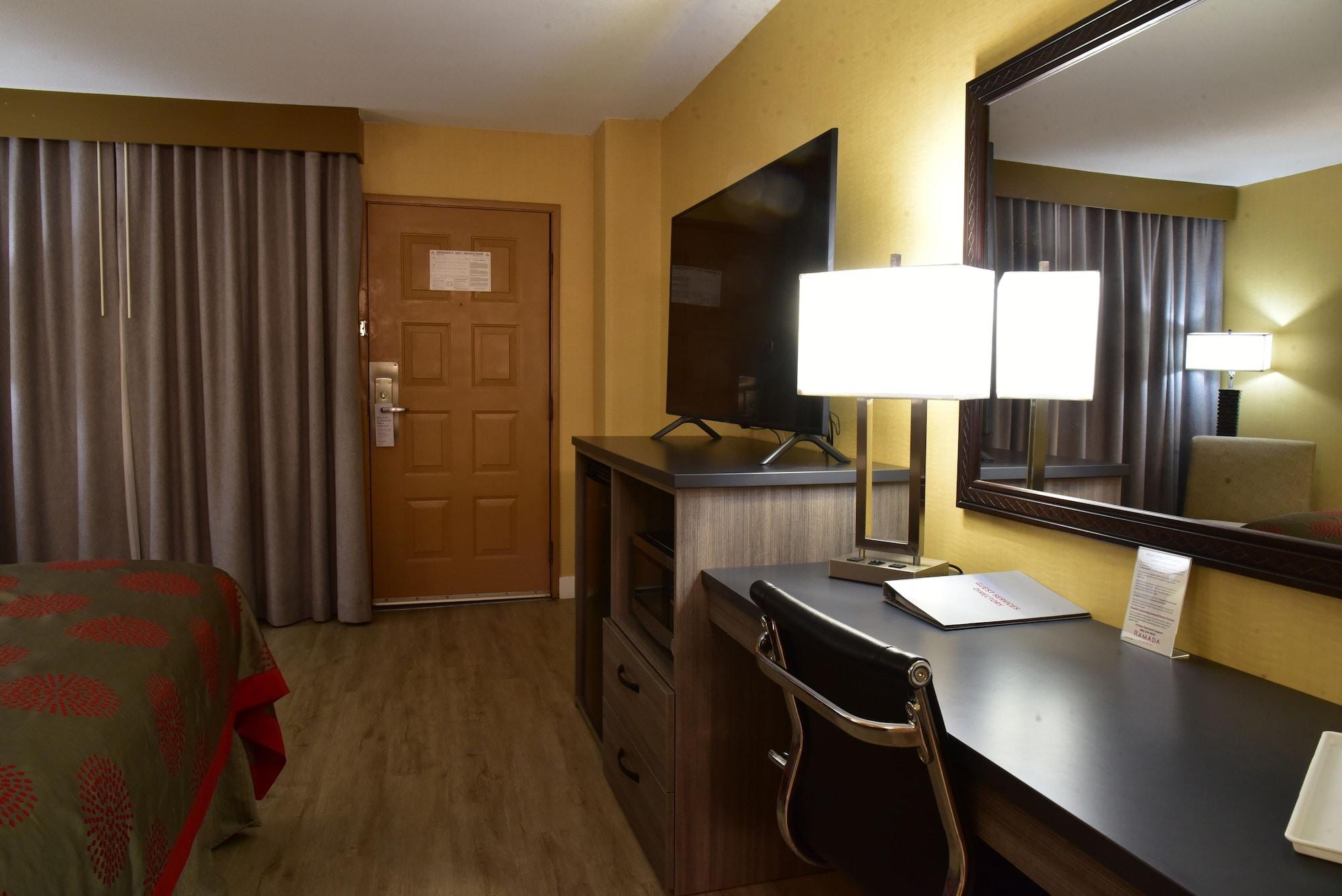 Ramada By Wyndham San Diego National Hotel 3*