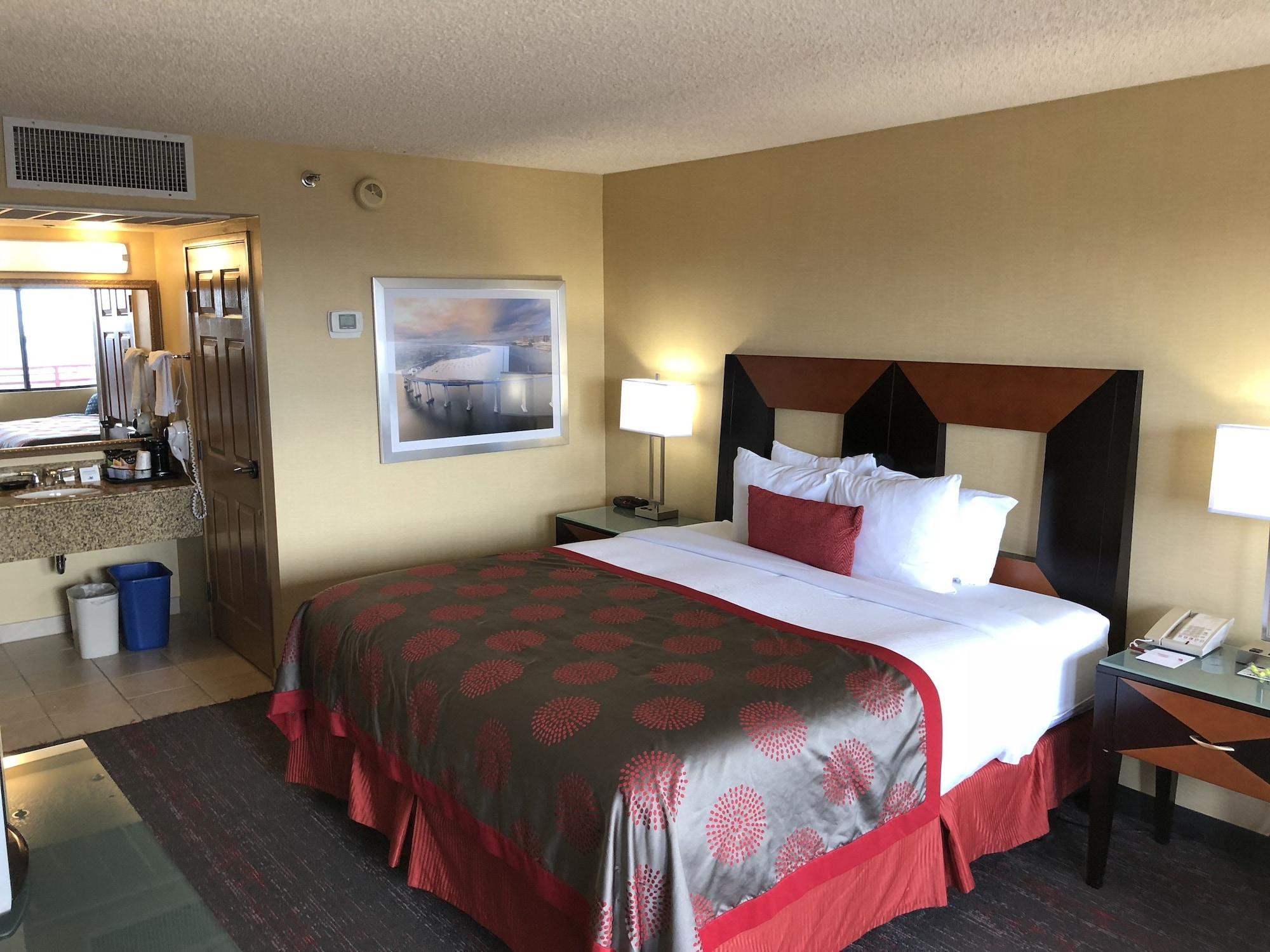 Hotel Ramada By Wyndham San Diego National 3*