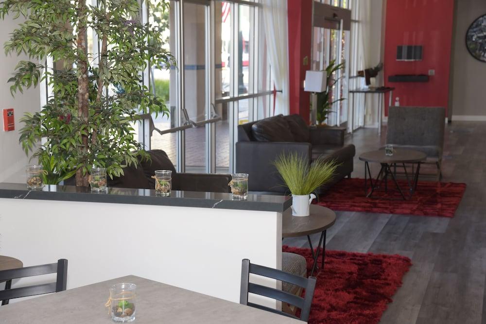Hotel Ramada By Wyndham San Diego National 3*