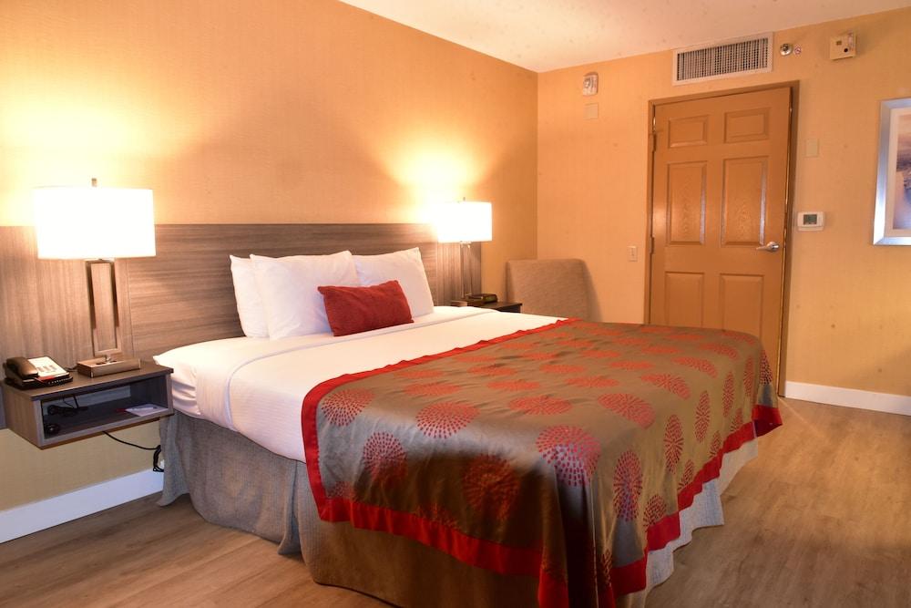 Ramada By Wyndham San Diego National Hotel National City