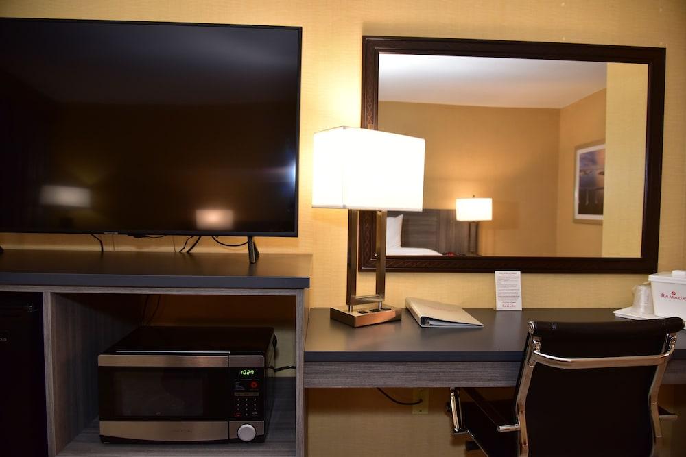 Ramada By Wyndham San Diego National Hotel 3*