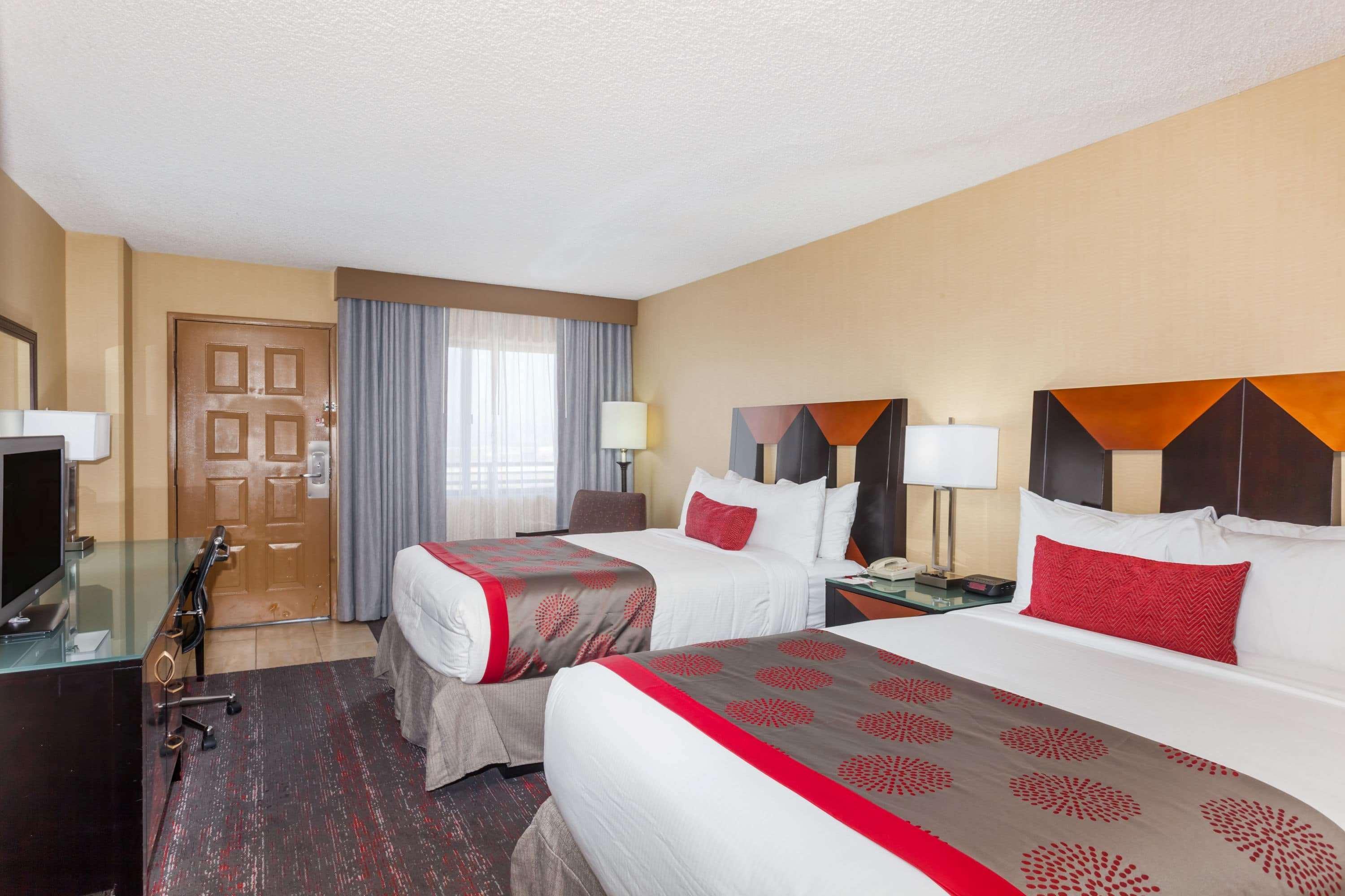 Ramada By Wyndham San Diego National 3*