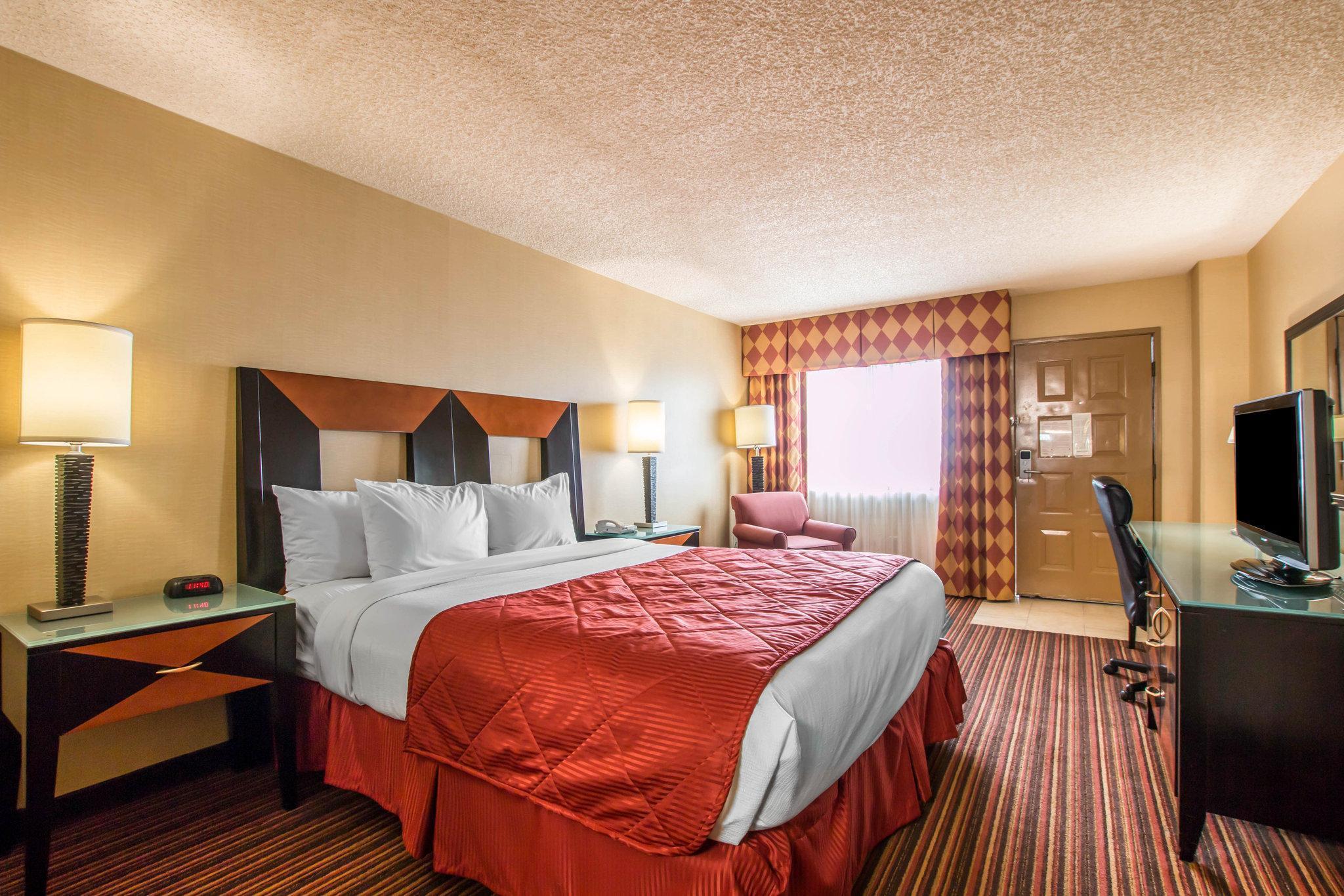Hotel Ramada By Wyndham San Diego National 3*