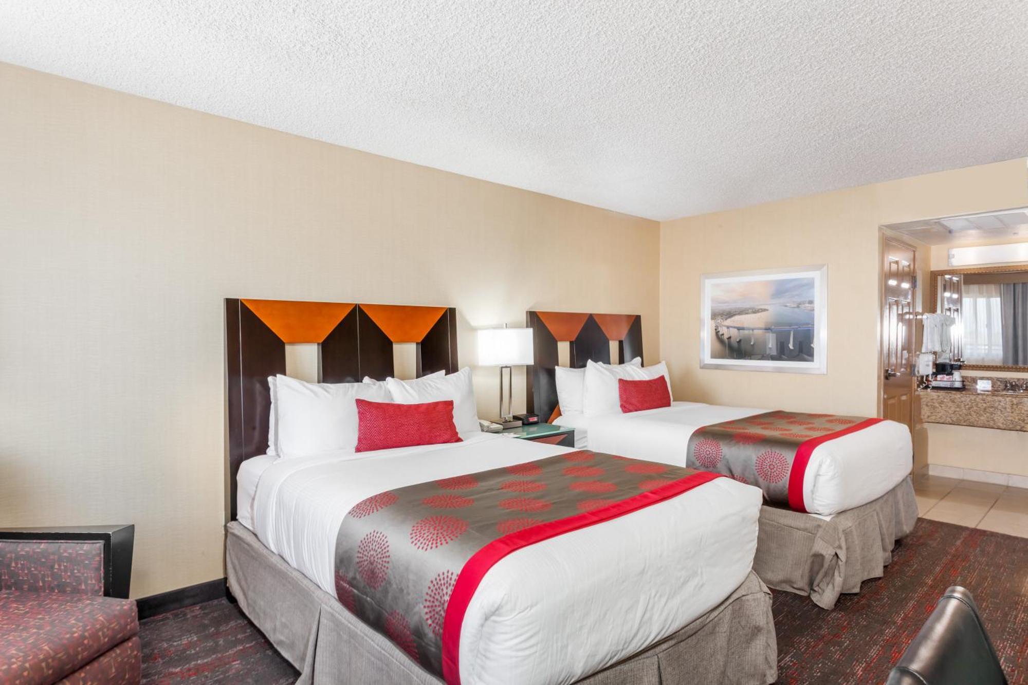 Hotel Ramada By Wyndham San Diego National