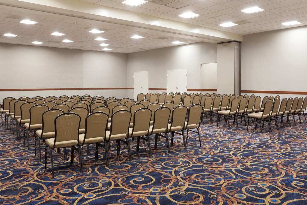 Hotel Ramada By Wyndham San Diego National