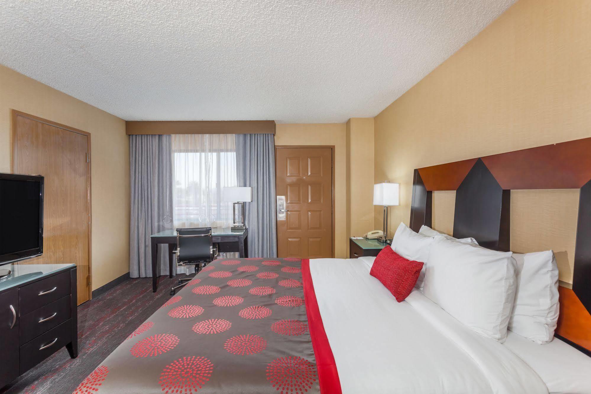 Ramada By Wyndham San Diego National Hotel